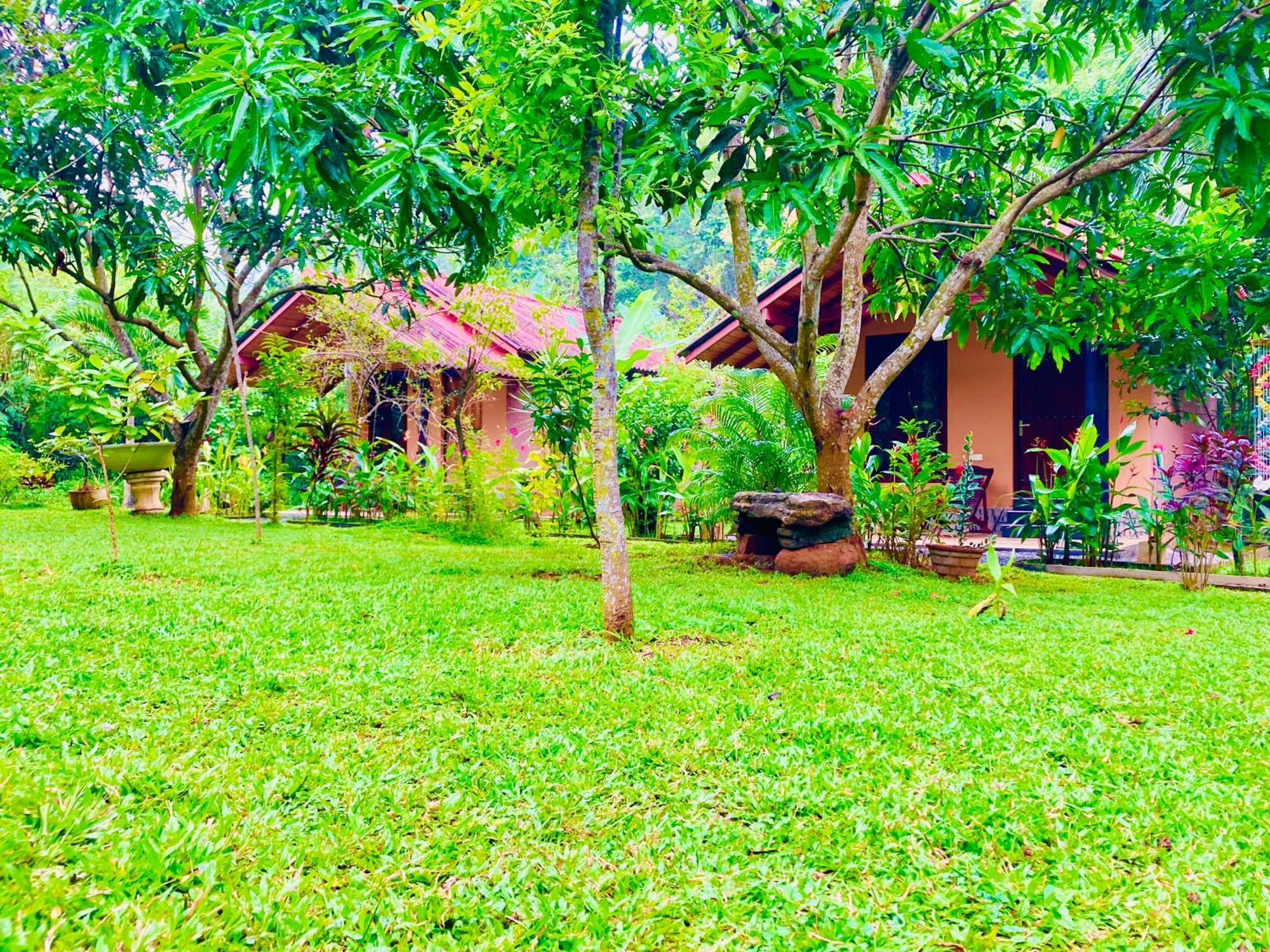 Suncity Privacy Cottages Udawalawe Exterior photo